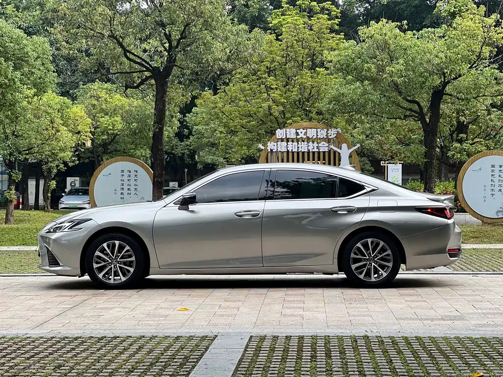 Lexus ES — фотографии объявления, Фото 35