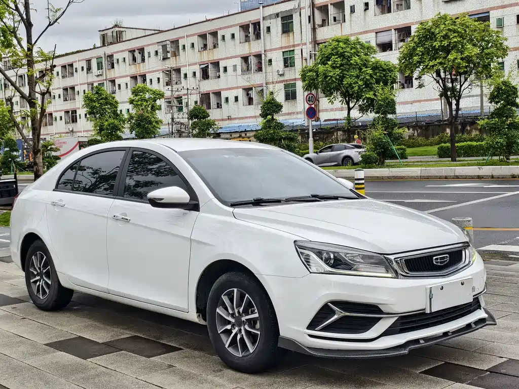 Geely Emgrand — миниатюра 3