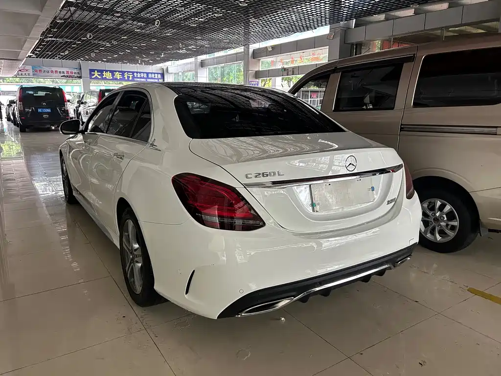 Mercedes-Benz C-Class — миниатюра 10