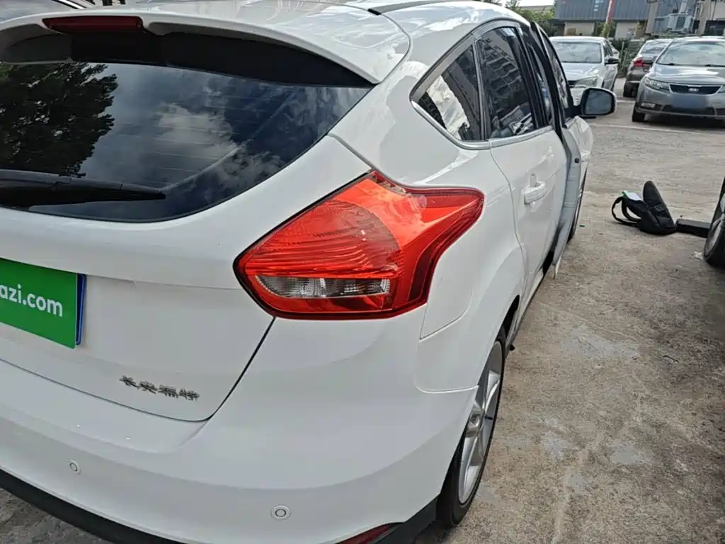 Ford Focus — миниатюра 8