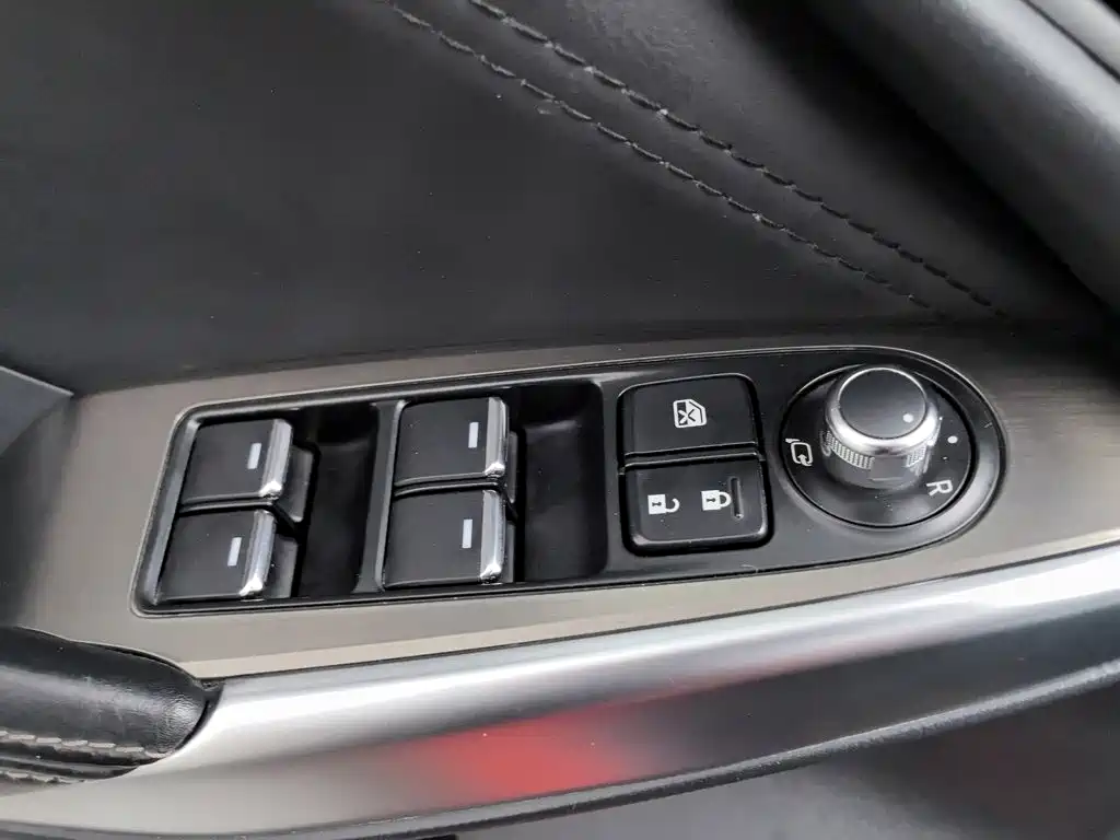 Mazda Atenza — миниатюра 9