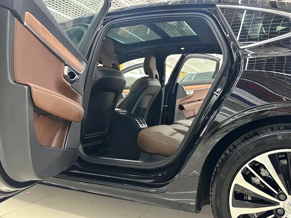 Volvo S90 — миниатюра 14