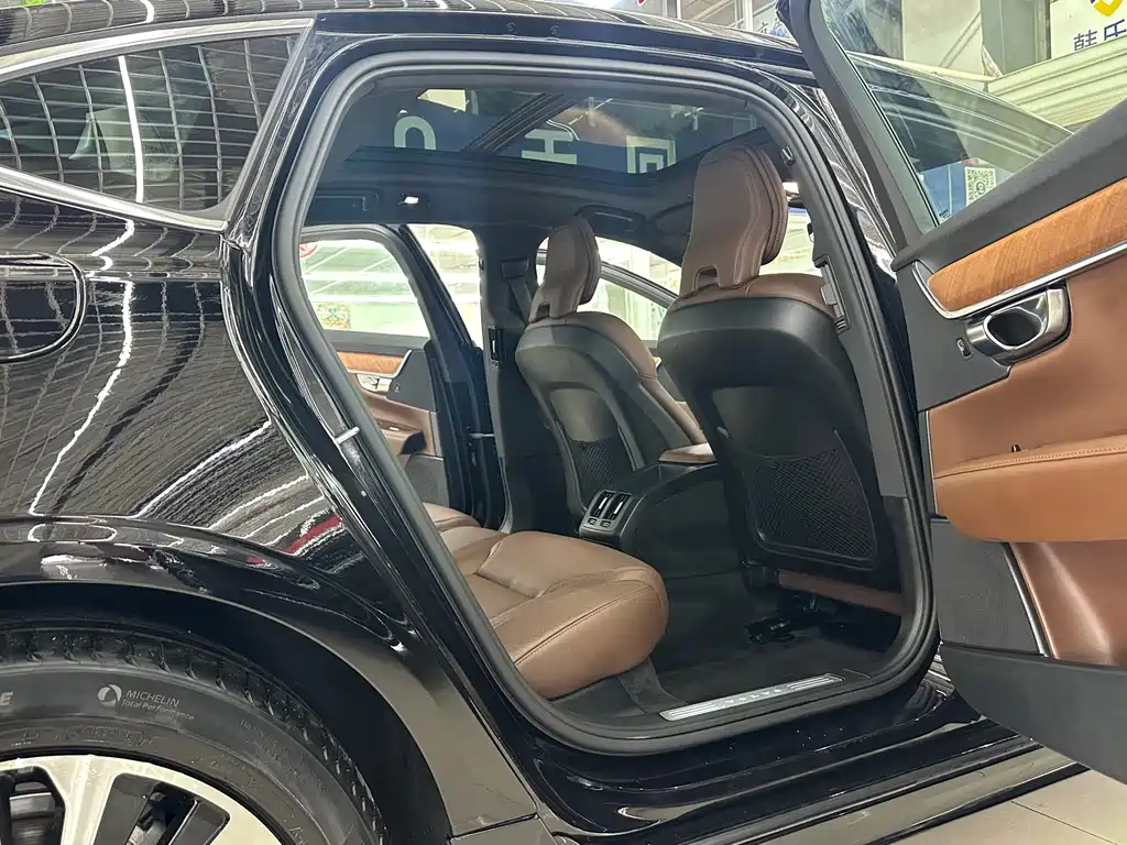 Volvo S90 — миниатюра 16