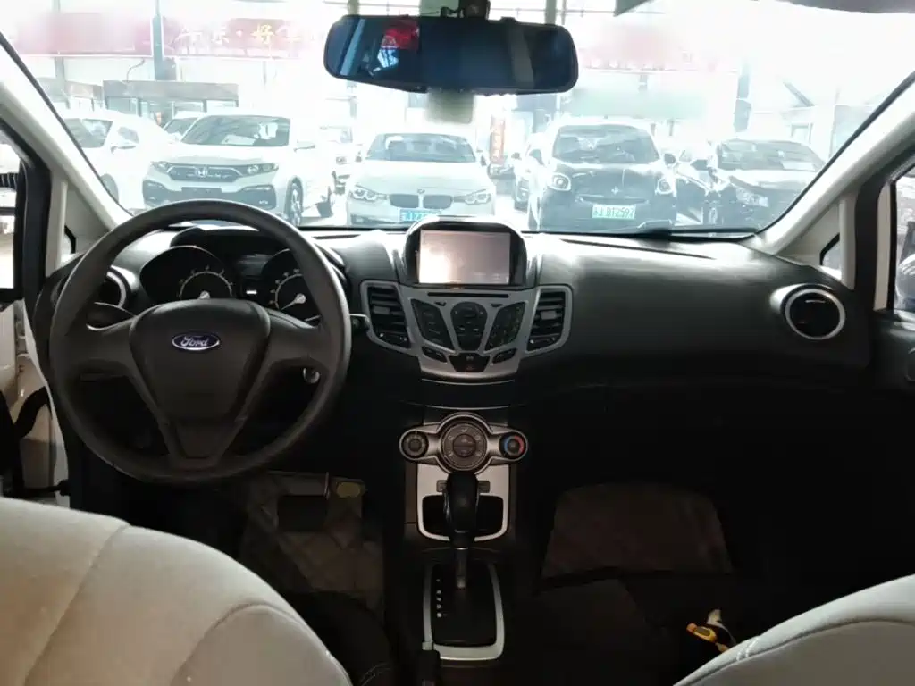 Ford Fiesta — миниатюра 10
