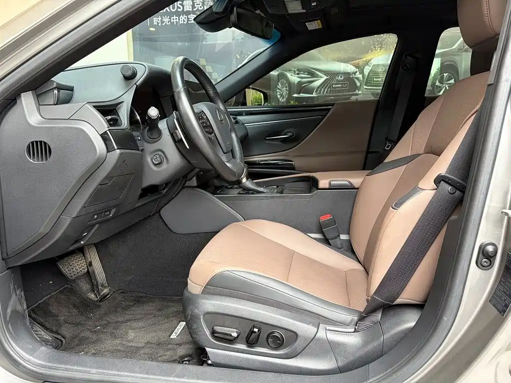 Lexus ES — миниатюра 10