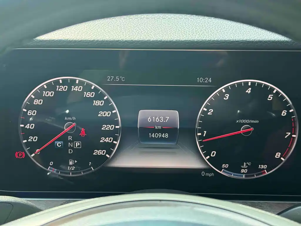 Mercedes-Benz E-Class — миниатюра 6