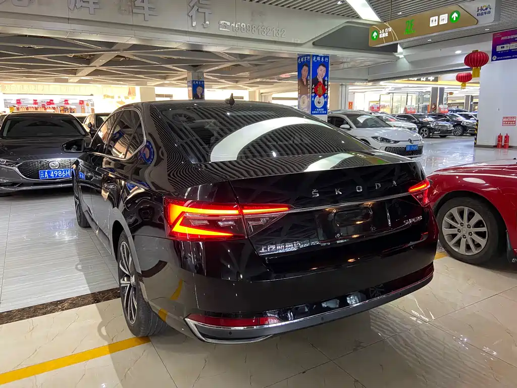 Skoda Superb — миниатюра 4