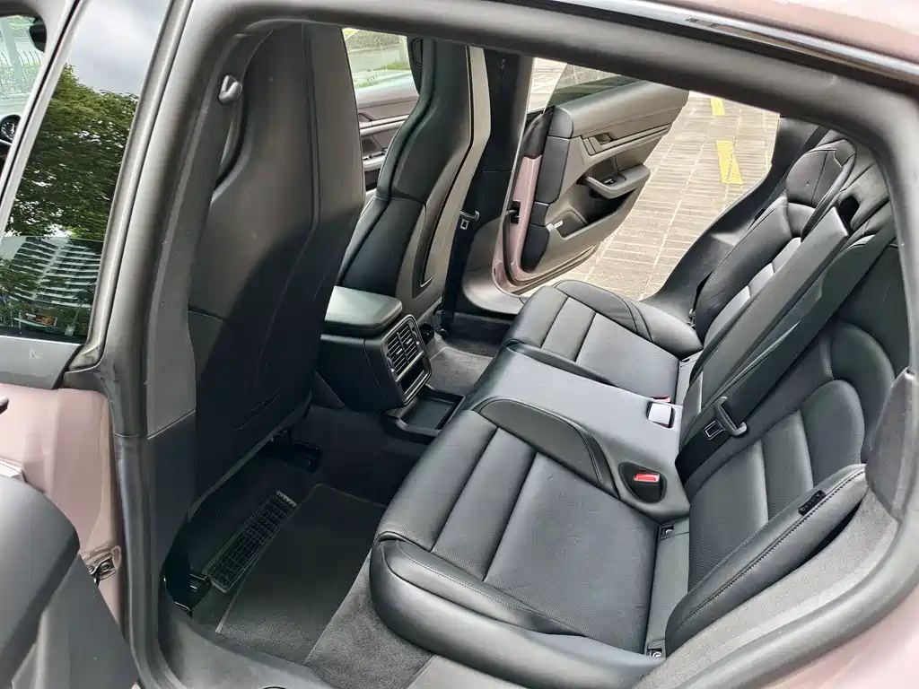 Porsche Taycan — миниатюра 11