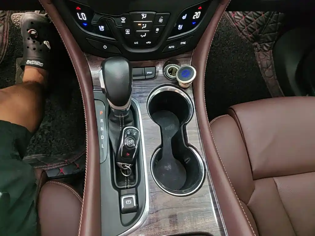 Buick Envision Plus — миниатюра 14