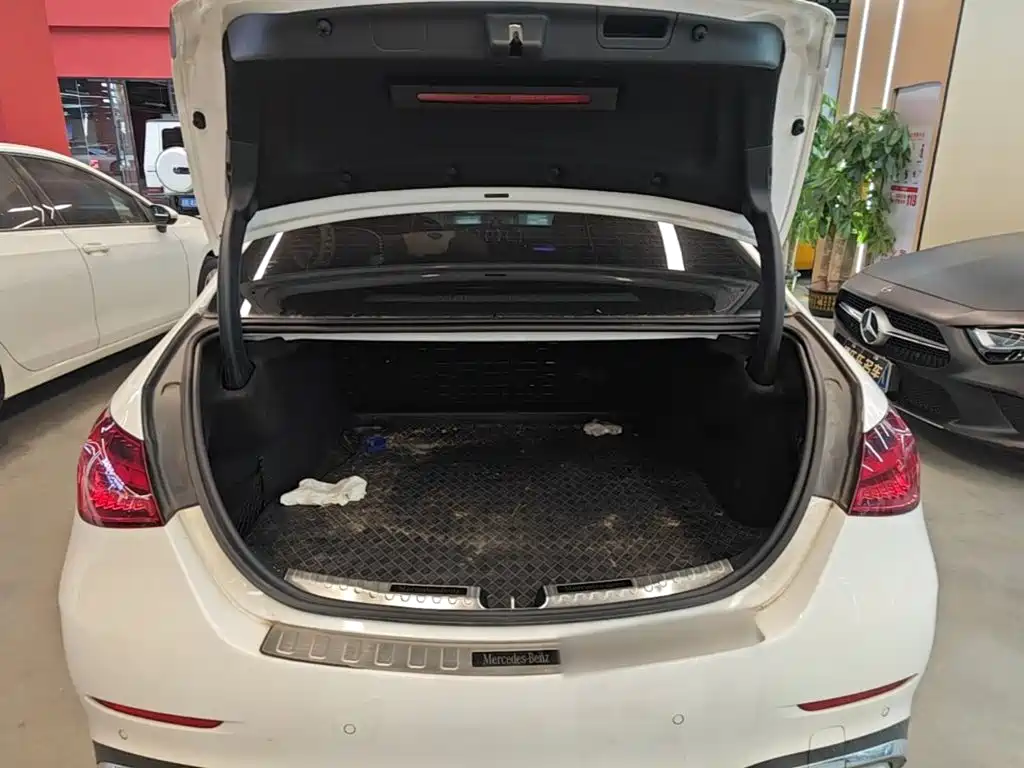 Mercedes-Benz C-Class — миниатюра 19