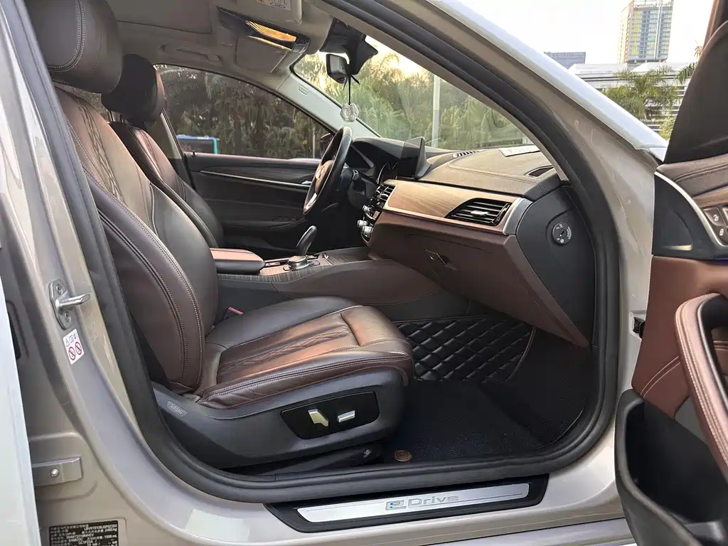 BMW 5 Series New Energy — миниатюра 20