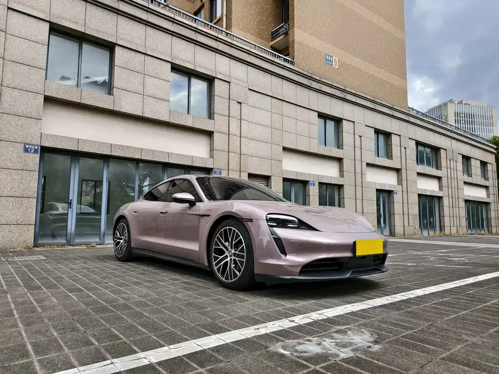 Porsche Taycan — миниатюра 2