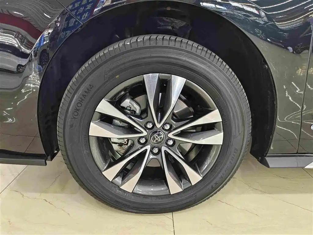 Toyota Granvia — миниатюра 14