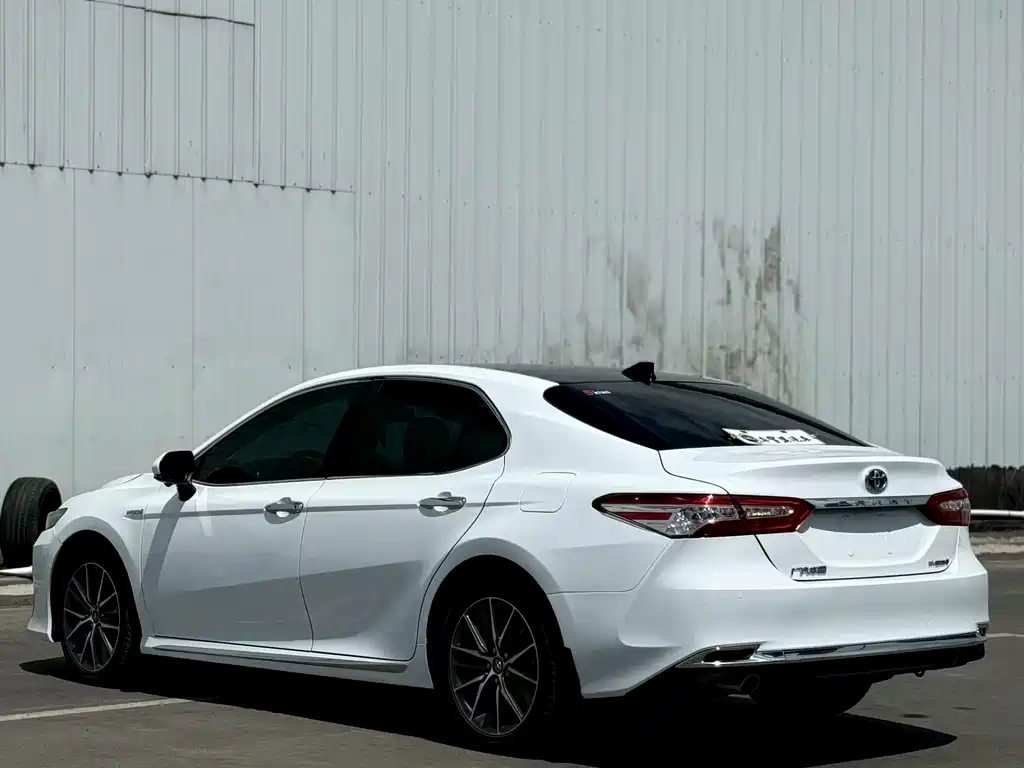 Toyota Camry — миниатюра 7