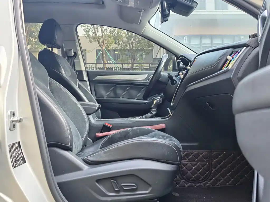 Roewe RX5 New Energy — миниатюра 13