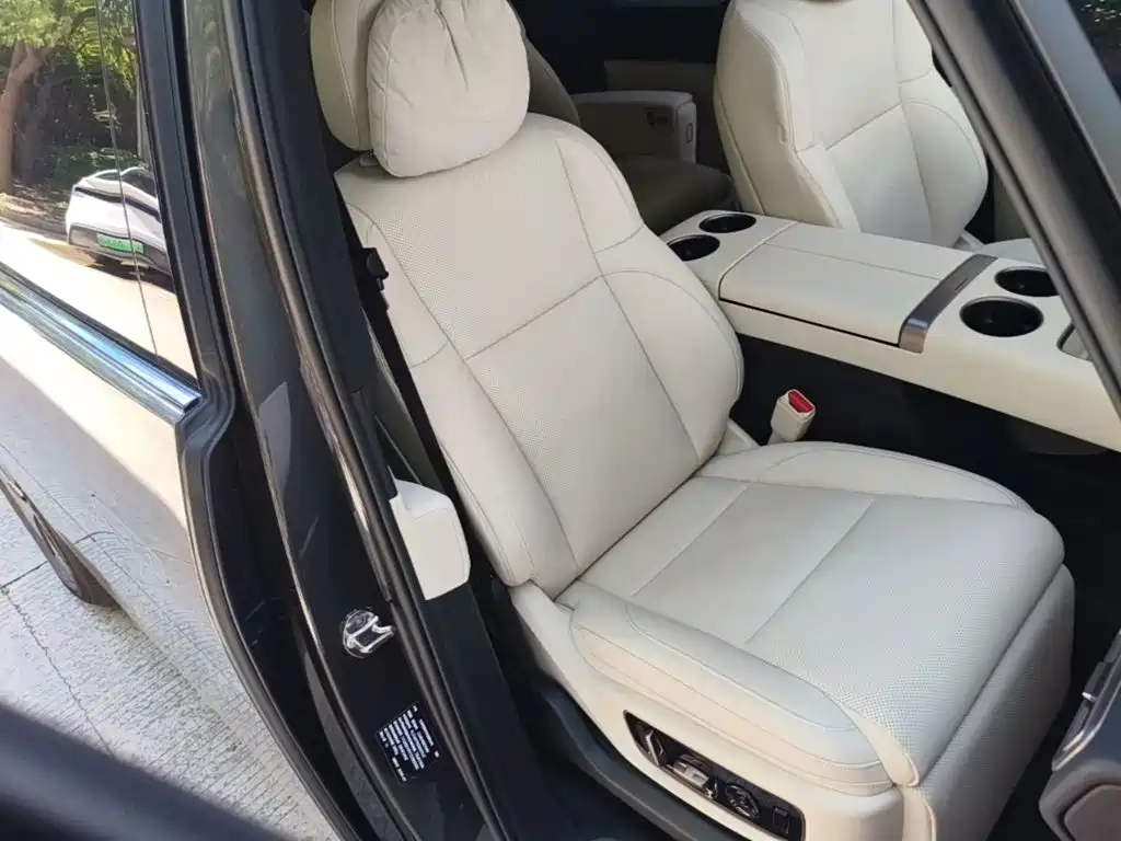 Li Auto Li MEGA — миниатюра 25