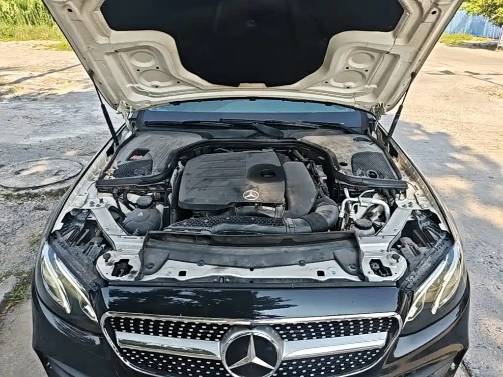 Mercedes-Benz E-Class — миниатюра 20