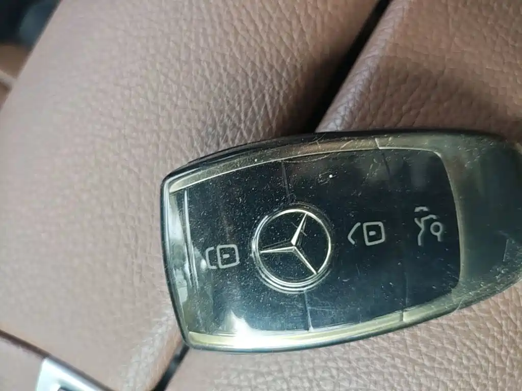Mercedes-Benz E-Class — миниатюра 9