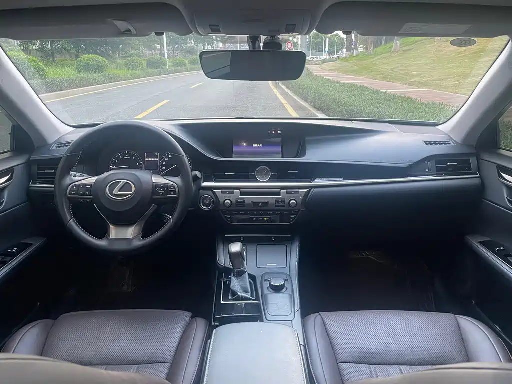 Lexus ES — фотографии объявления, Фото 9