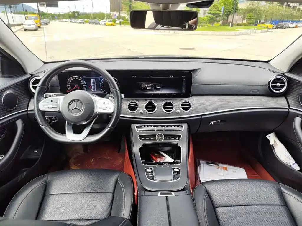 Mercedes-Benz E-Class — миниатюра 7