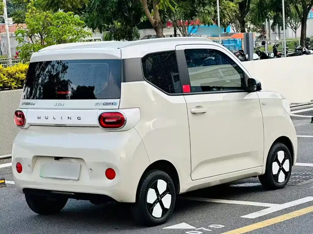 Wuling MINIEV — миниатюра 7