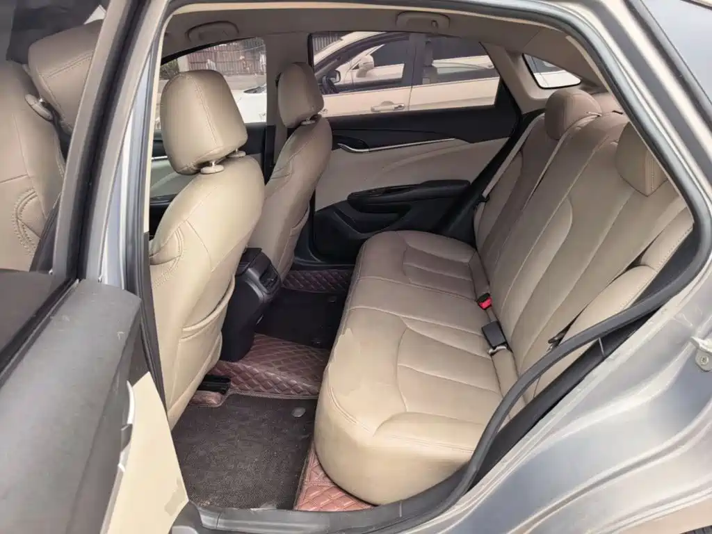 Buick Excelle — миниатюра 17