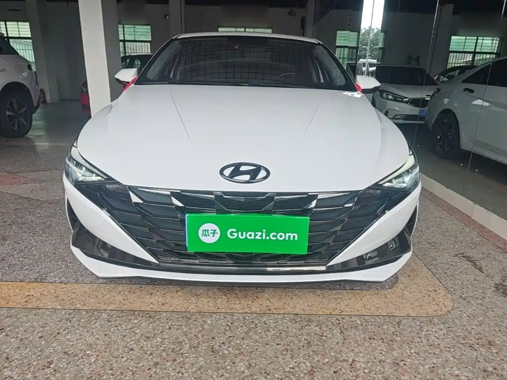 Hyundai Elantra — миниатюра 3