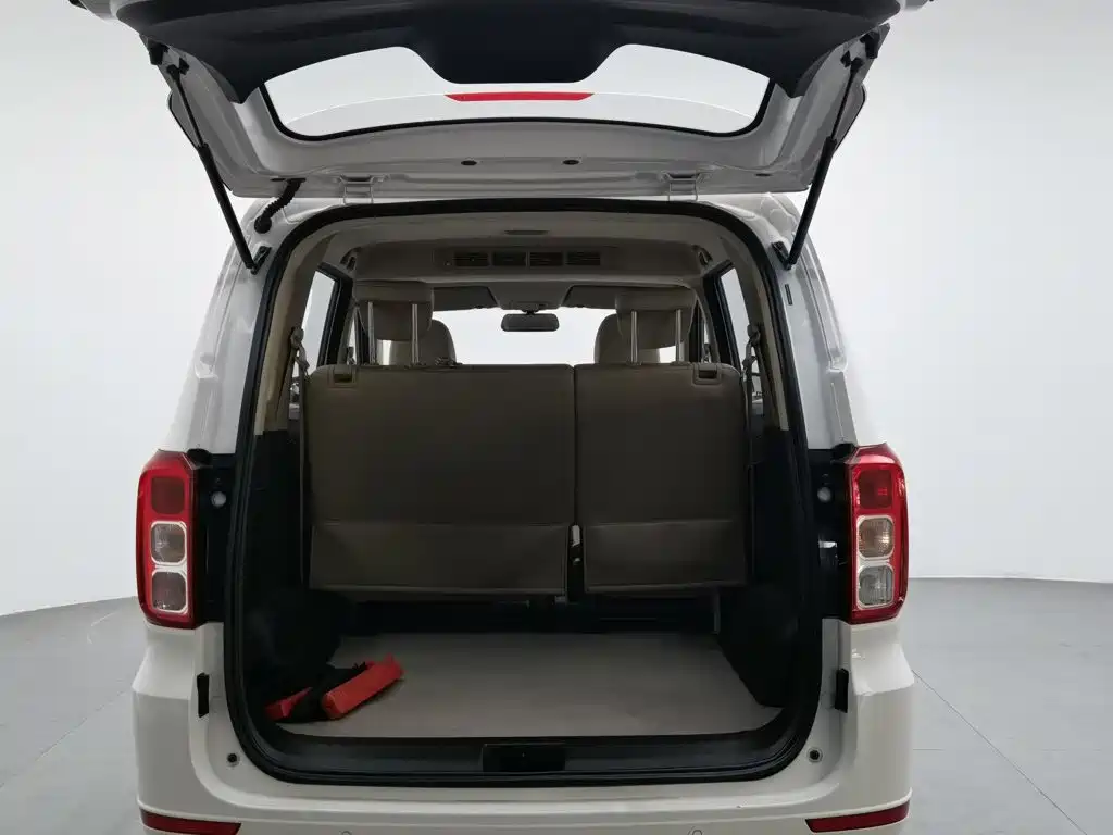 Wuling Hongguang — миниатюра 16