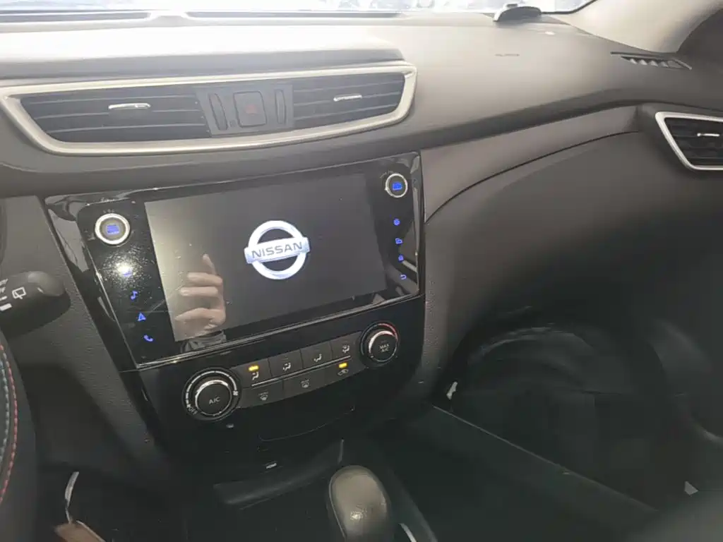 Nissan Qashqai — миниатюра 13