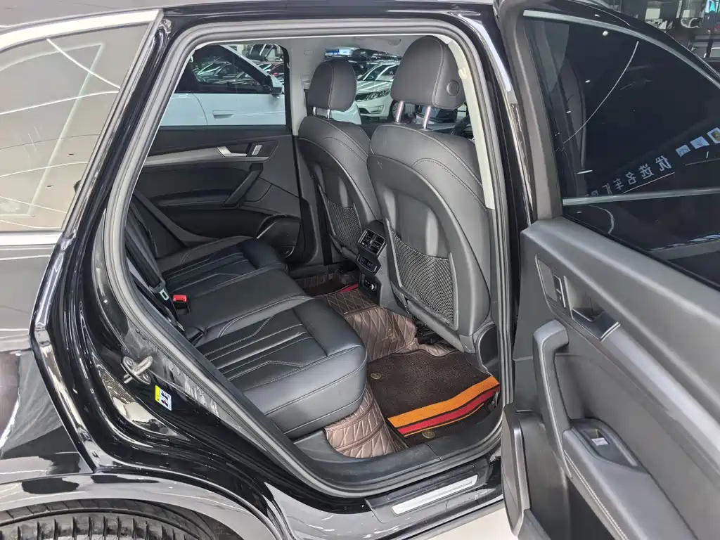 Audi Q5L — миниатюра 15