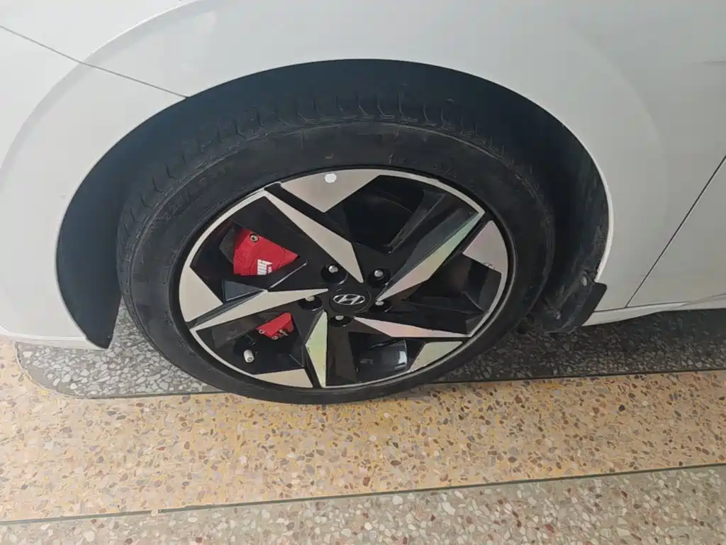 Hyundai Elantra — миниатюра 23
