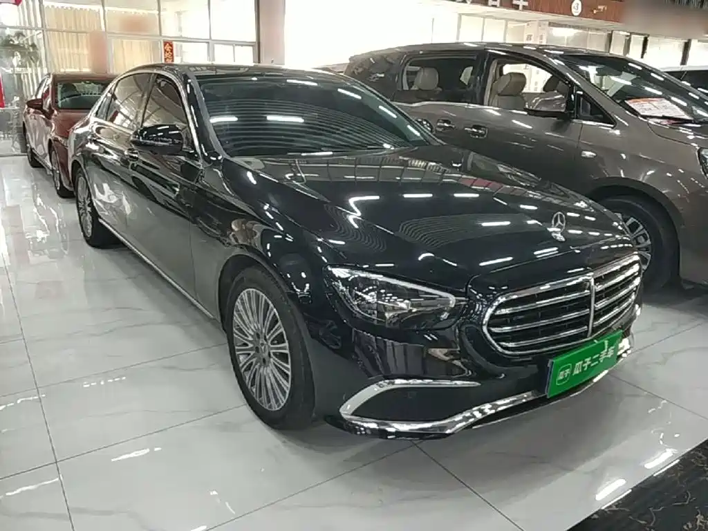 Mercedes-Benz E-Class — миниатюра 4