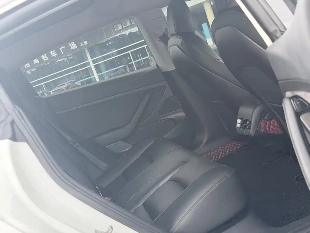 Tesla Model 3 — миниатюра 11
