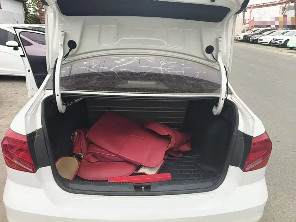Volkswagen Jetta — миниатюра 19