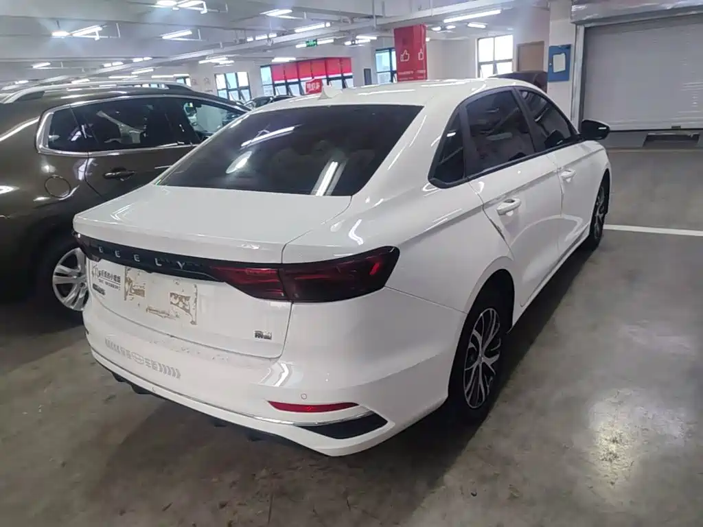 Geely Emgrand — миниатюра 7