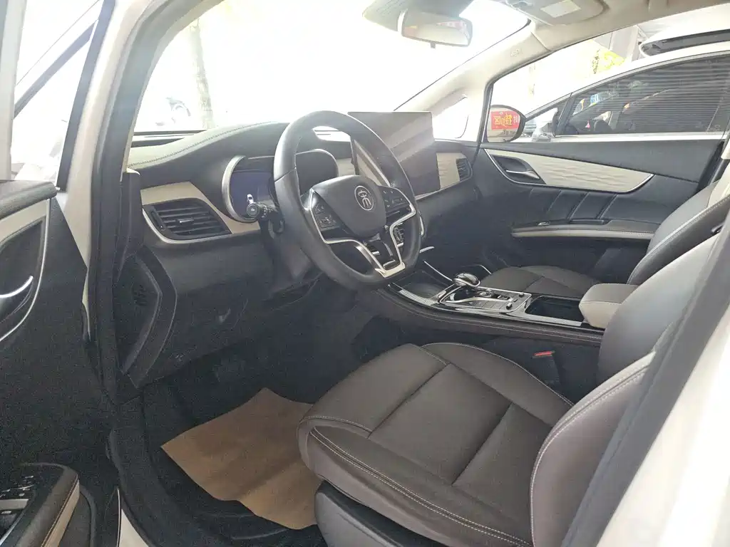 BYD MAX New Energy — миниатюра 4