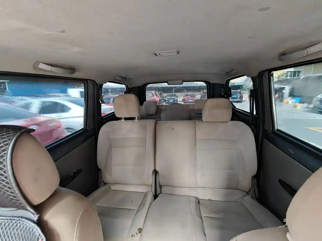 Wuling Hongguang — миниатюра 12