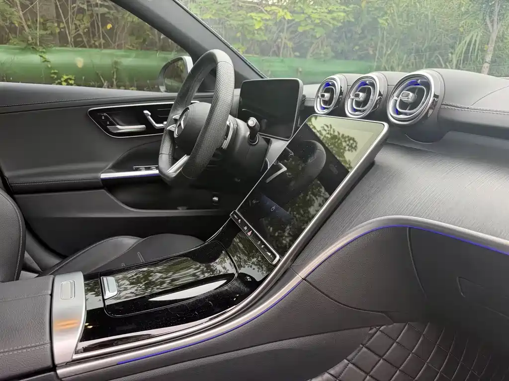 Mercedes-Benz C-Class — миниатюра 8