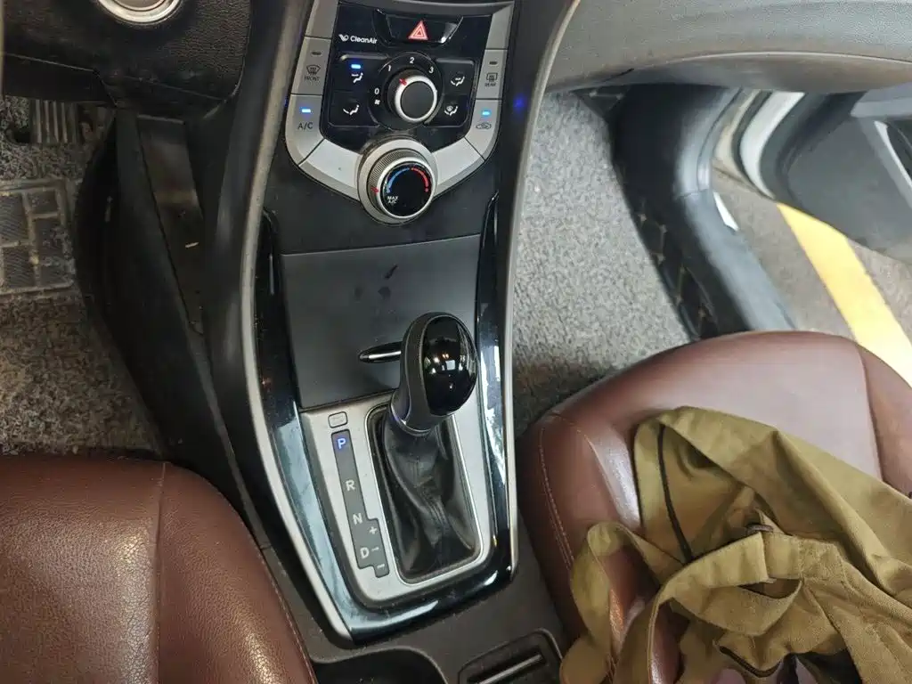 Hyundai Elantra Langdong — миниатюра 7