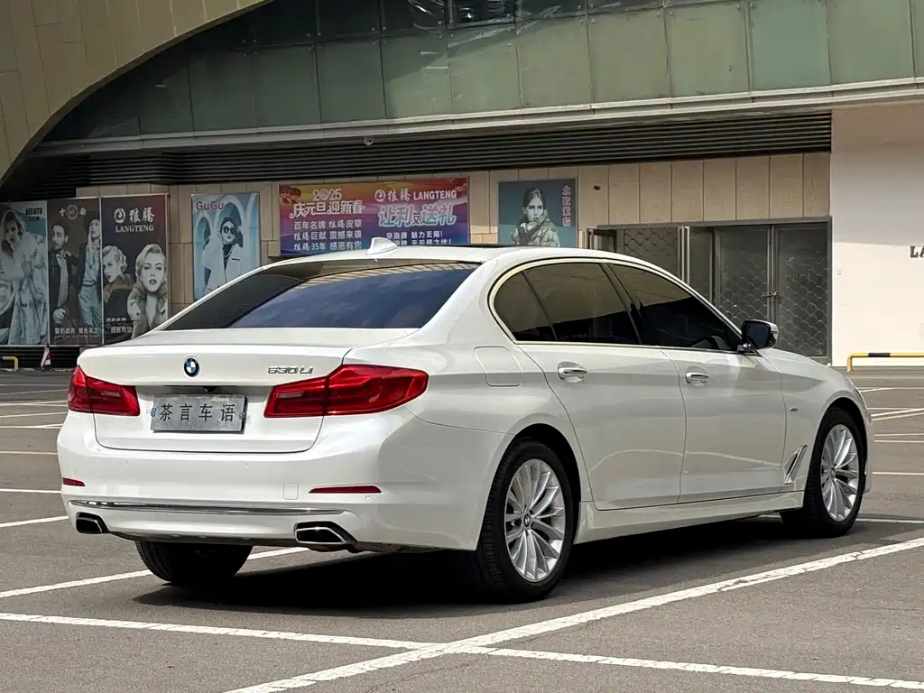 BMW 5 Series — миниатюра 4