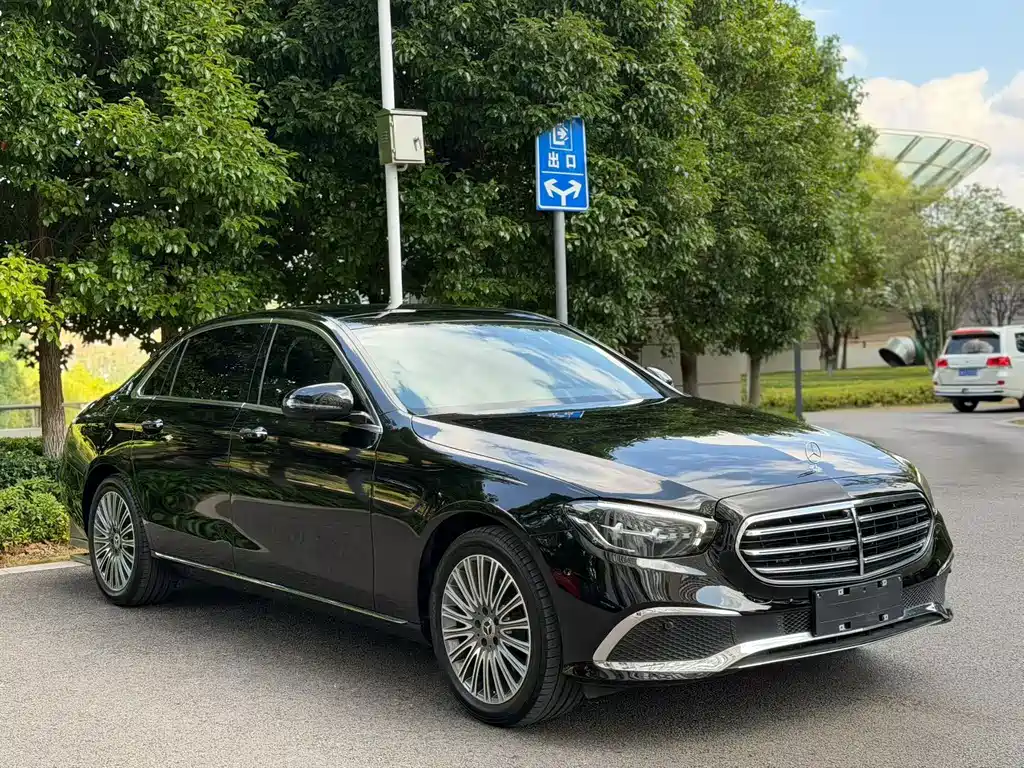 Mercedes-Benz E-Class — миниатюра 3
