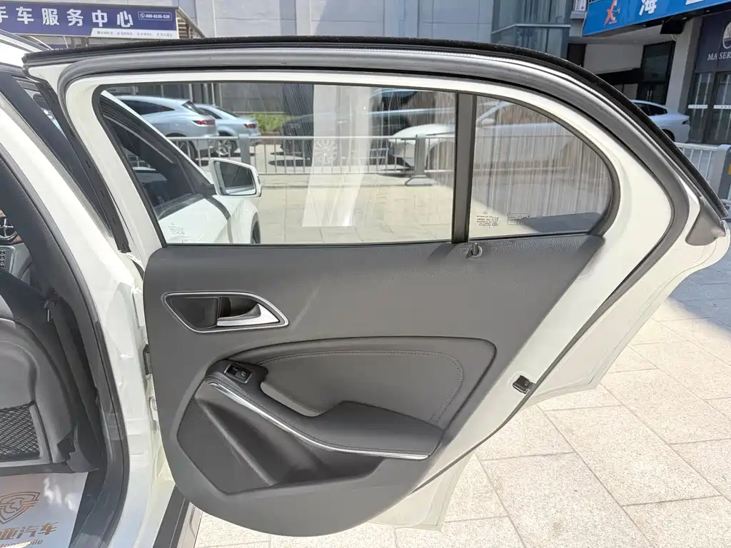 Mercedes-Benz GLA — миниатюра 9