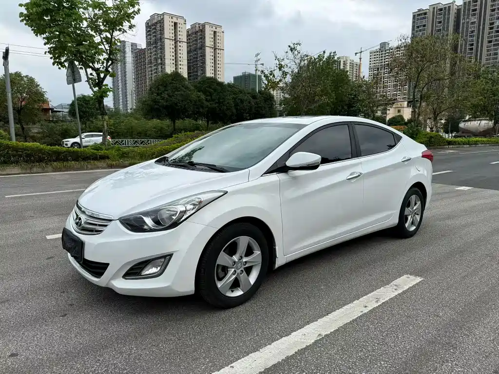Hyundai Elantra Langdong 2013