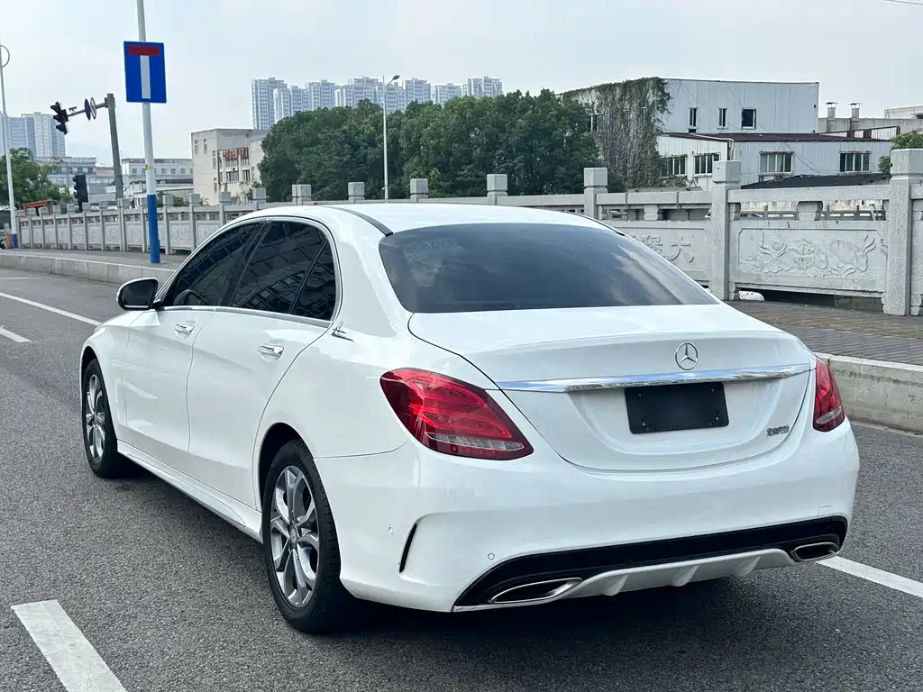 Mercedes-Benz C-Class — миниатюра 7