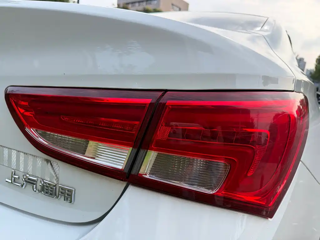 Buick Verano — миниатюра 9