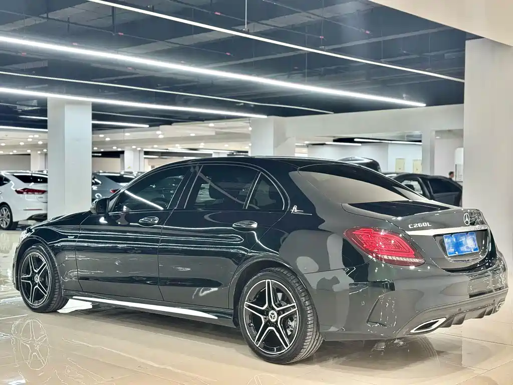 Mercedes-Benz C-Class — миниатюра 6