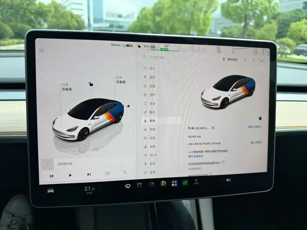 Tesla Model 3 — миниатюра 7