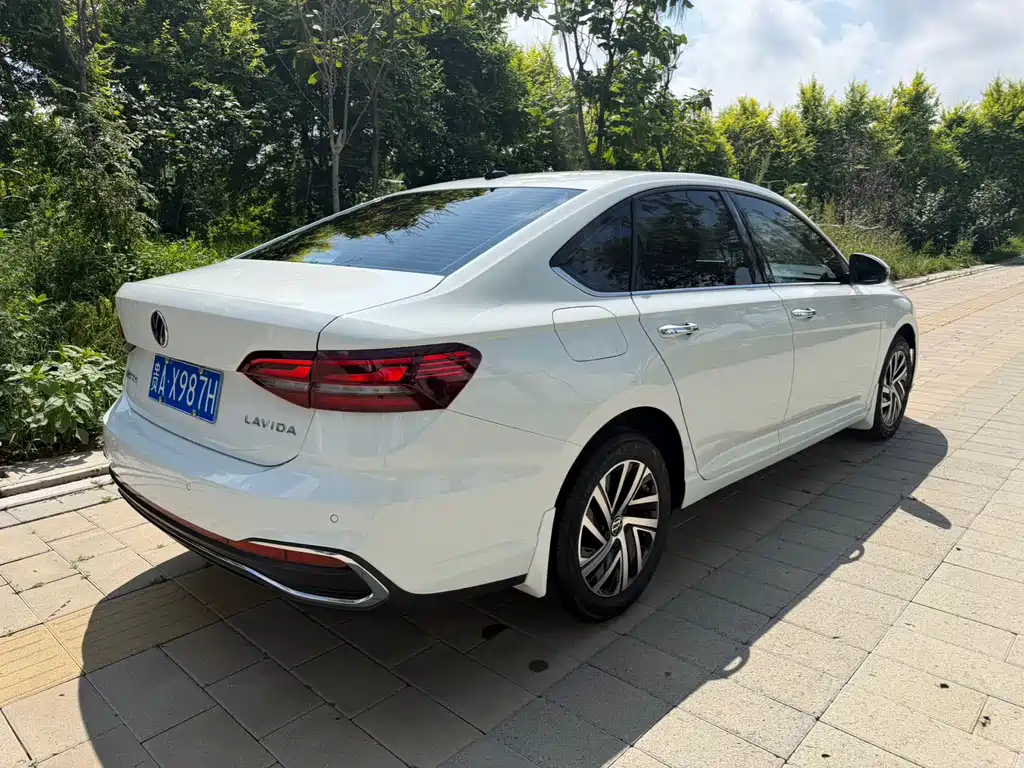 Volkswagen Lavida — миниатюра 9
