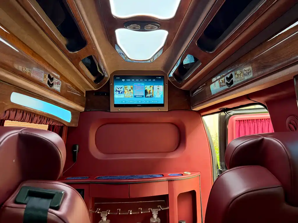 GMC Savana — миниатюра 25