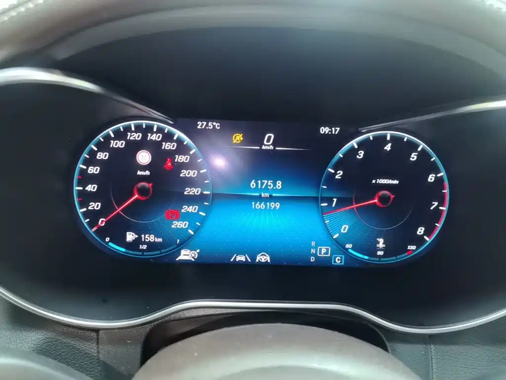 Mercedes-Benz GLC — миниатюра 12